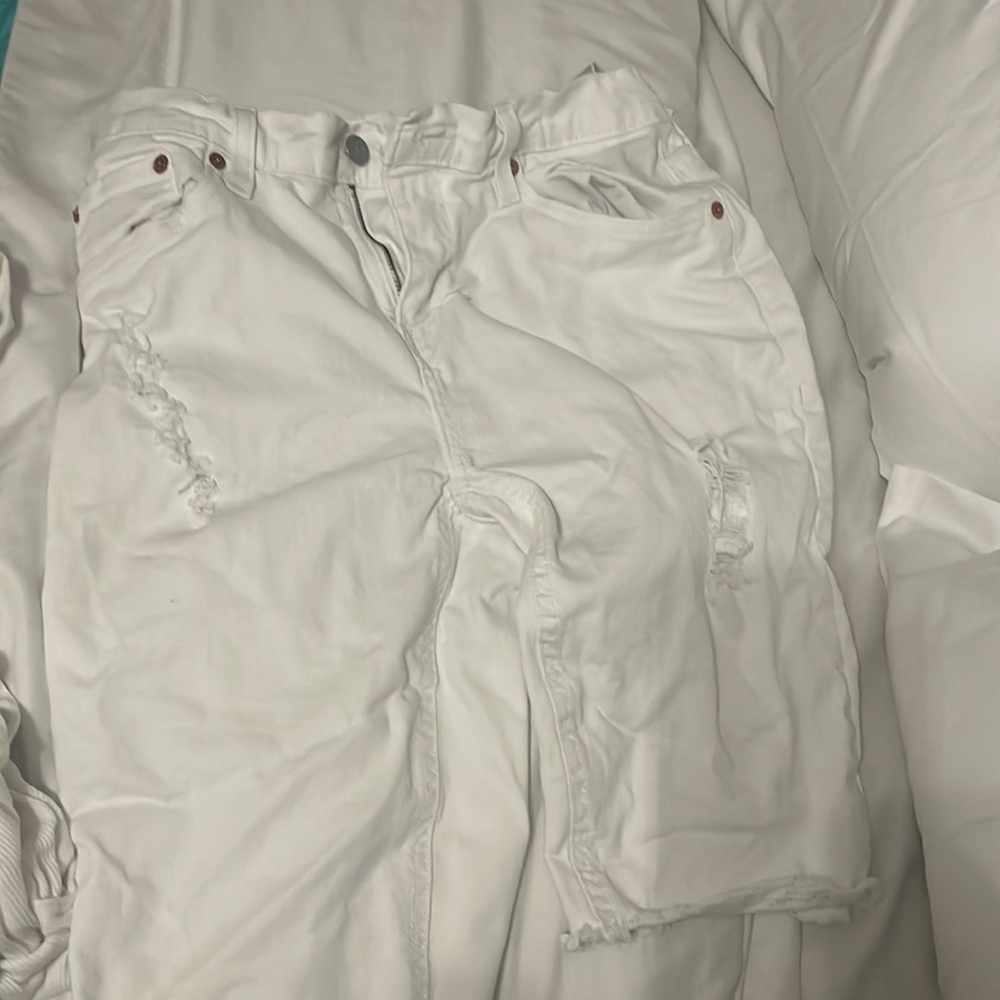 Levi’s Boys white ripped jean shorts size 16 slim waist 26.